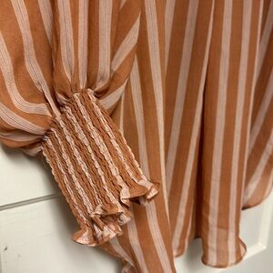 Flawless brand polyester blouse with gathered sleeves at the wrists, size L